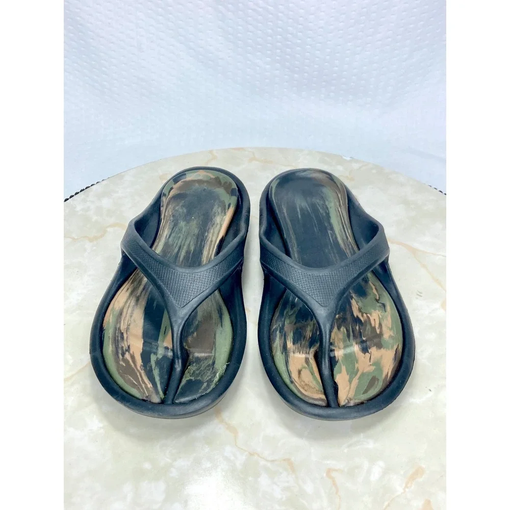Sahara Camo Swirl Thong Flip Flop Sandals Kids 12 Black Green Casual Beach NWT